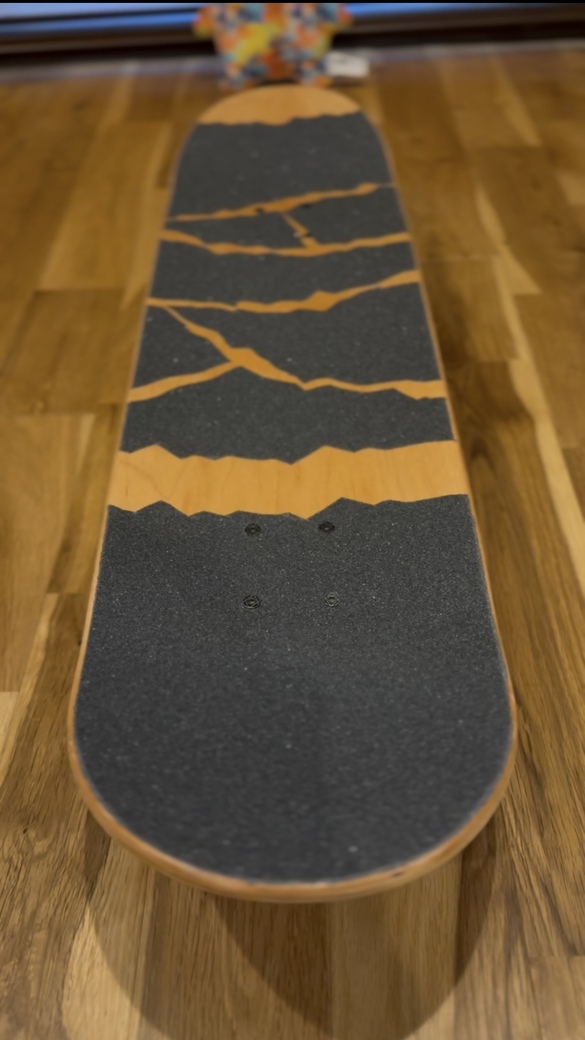 スケボーデッキテープ貼り替え！