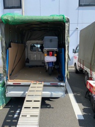 赤帽原付バイク運送