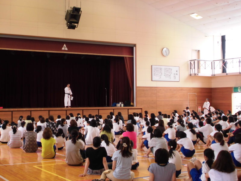 三田市けやき台小学校で親子護身術教室を開催しました